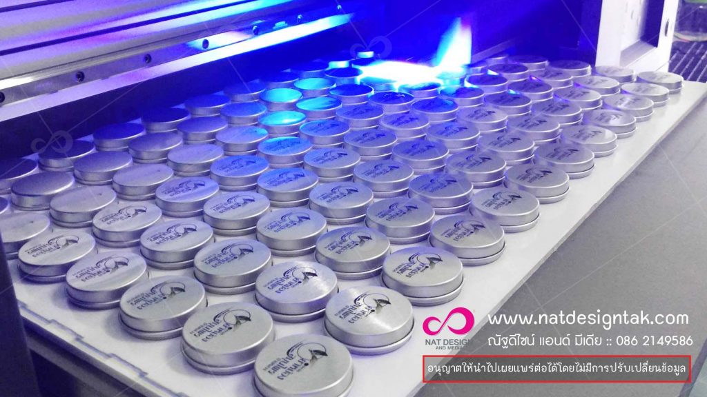 รับพิมพ์ และออกแบบสิ่งพิมพ์ผลิตภัณฑ์ทุกชนิด พิมพ์ภาพ โลโก้ เครื่องหมายต่างๆ ลงทุกวัสดุ และผลิตสิ่งพิมพ์ โฆษณา  สามารถส่งสินค้าหรือวัสดุที่ต้องการมาให้เราพิมพ์ได้ ...