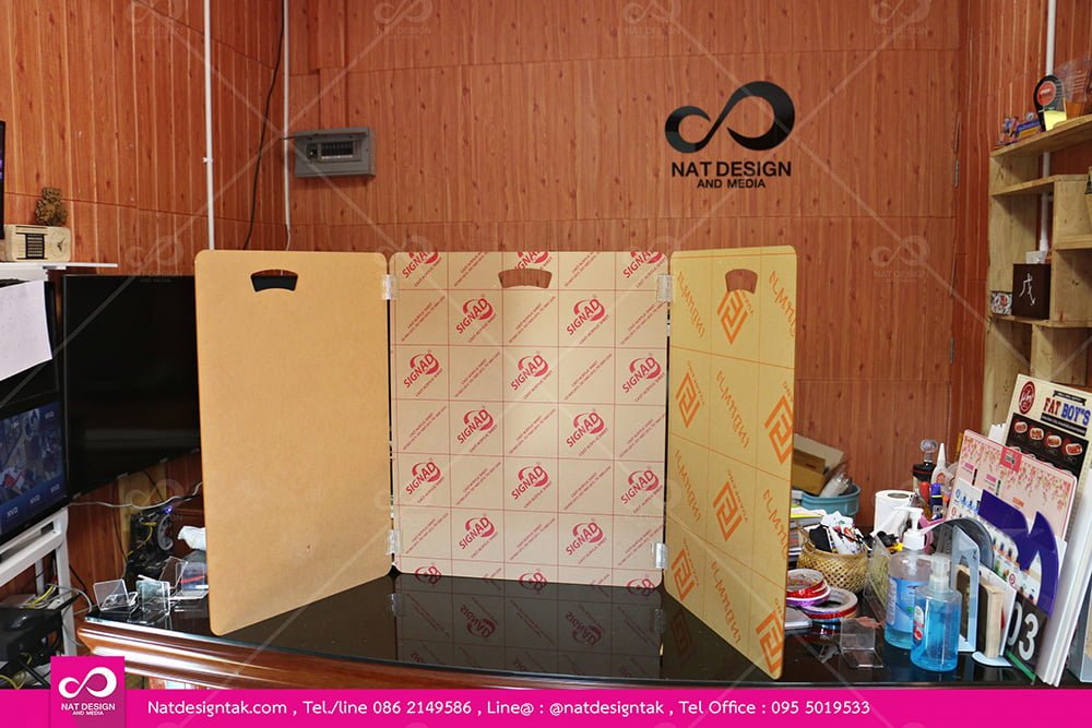 ฉากกั้นโต๊ะนักเรียนแผ่นอะคริลิคใสแบบพับได้