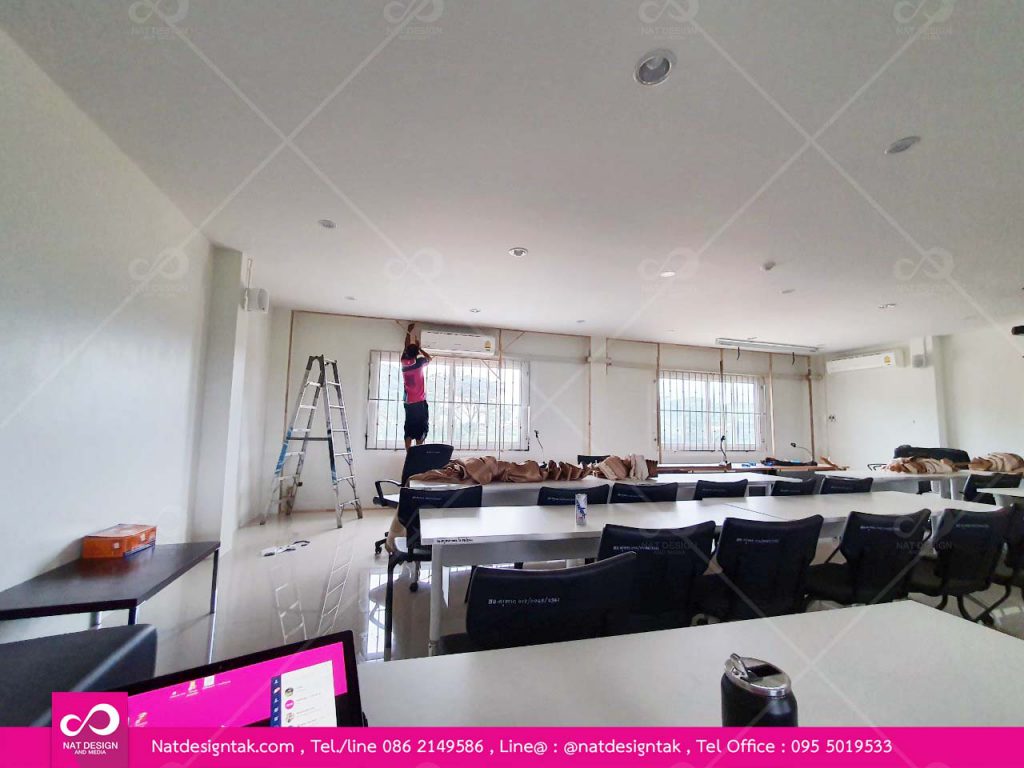 ติดตั้งฉากหลังห้องทำงานสวยๆ