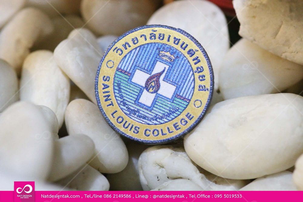 ป้ายชื่อติดอก พิมพ์ยูวีลงบนแผ่นโรลมาร์คสีทอง