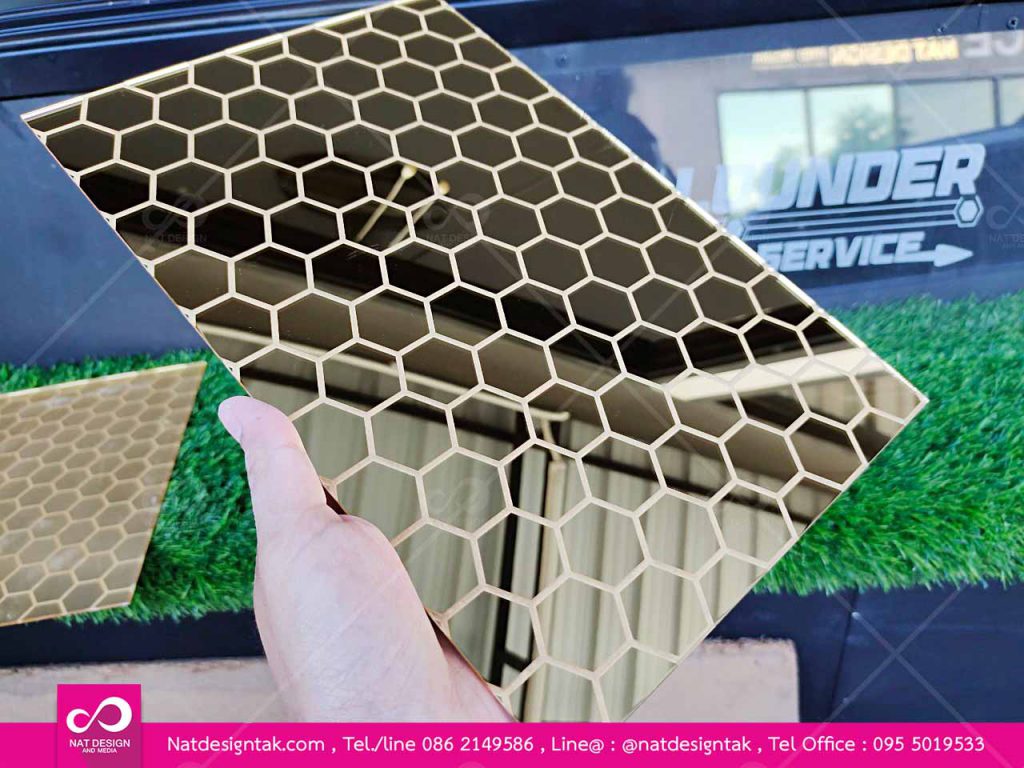 แผ่นอะคริลิคทองฉลุลายด้านหลัง