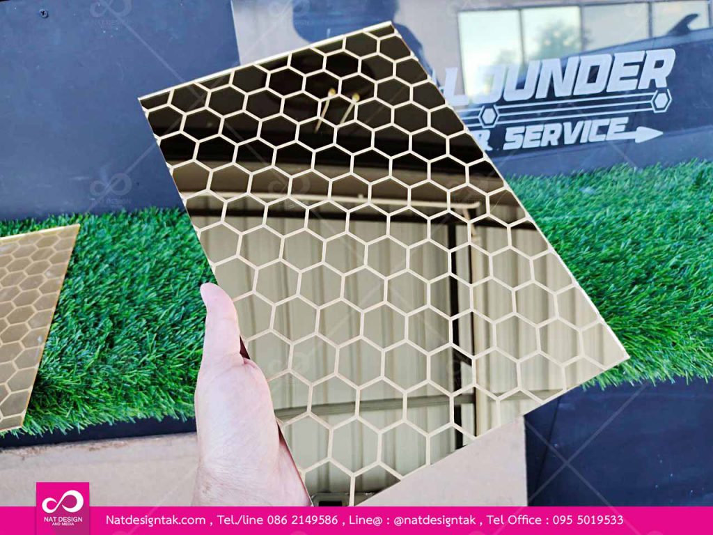 แผ่นอะคริลิคทองฉลุลายด้านหลัง