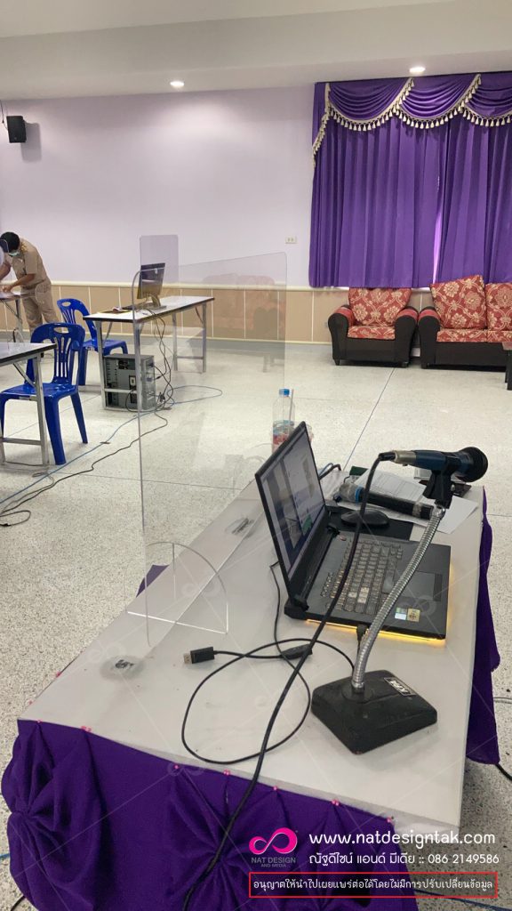 ฉากกั้นอะคริลิคใส สำหรับโต๊ะรับลูกค้า