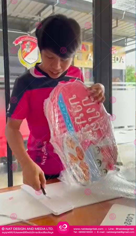 การติดตั้งฐานป้ายตั้งโต๊ะ