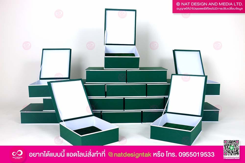 โล่รางวัลไม้อะคริลิค พร้อมกล่อง