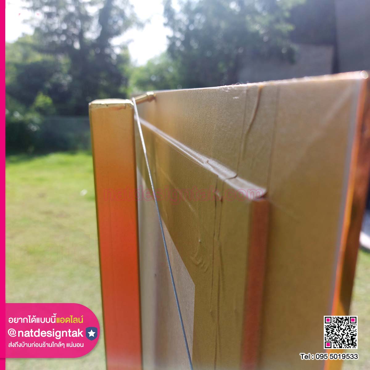 ขาตั้งรูปสีทอง พระบรมฉายาลักษณ์พร้อมกรอบ