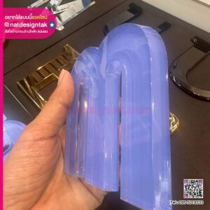 ตัวอักษรยก M อะคริลิคใสสีม่วงไลแลค