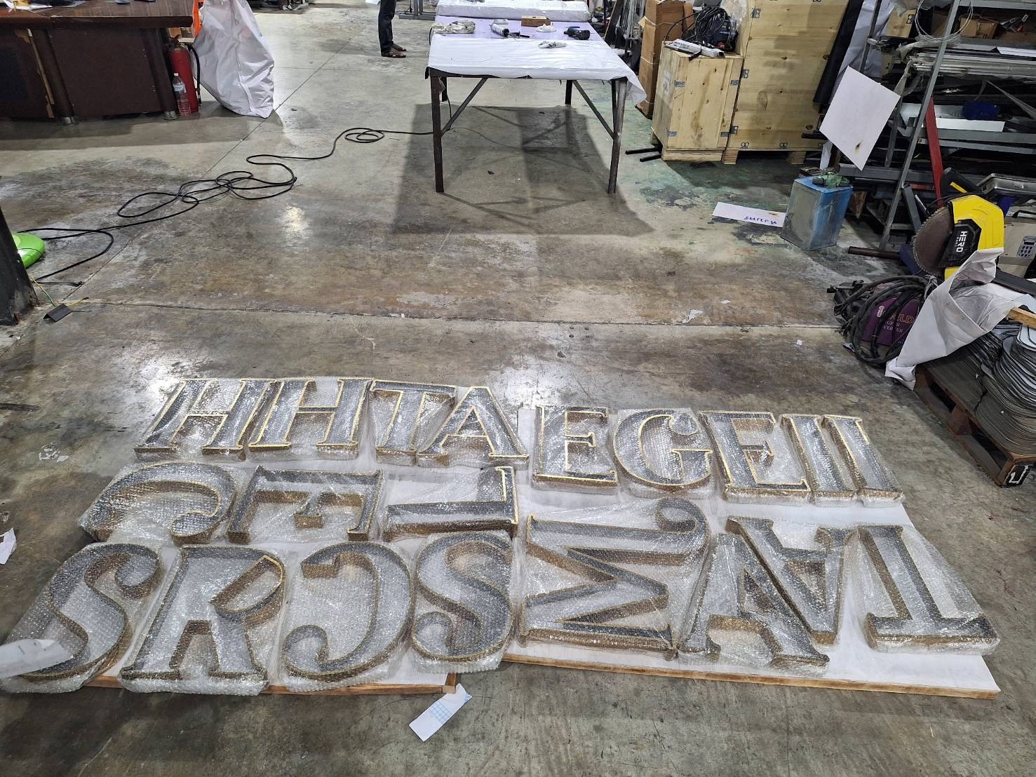 ตัวอักษร 3D อะคริลิคมิลเลอร์ห่อแพ็คพร้อมส่ง