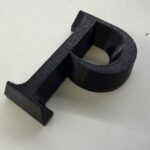 อักษร 3D ทั้งตัว สีดำ หนา นูน เนียน ตัวอักษร P พิมพ์ 3D