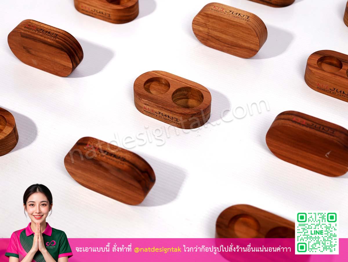 ถาดรองทิชชูอัดเม็ด NI Juni หลายชิ้นจัดเรียง